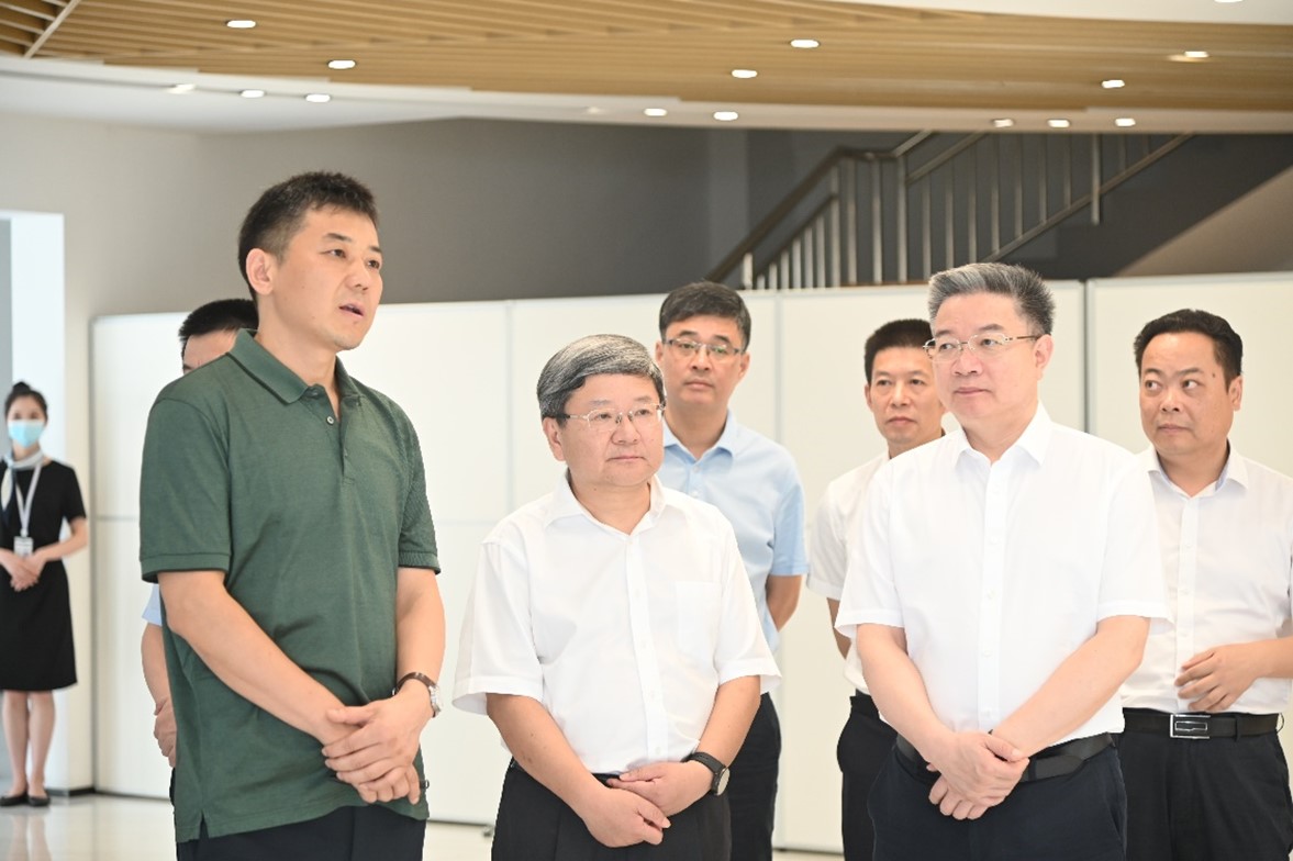 余姚市委书记傅贵荣一行莅临宁波三亿生物调研园区建设